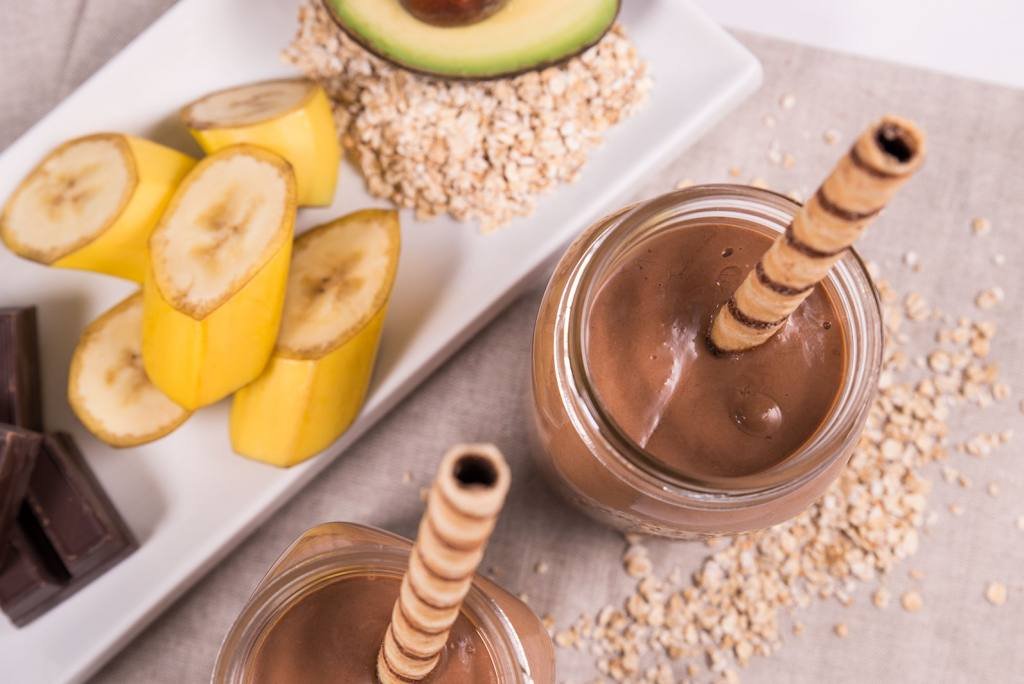 Smoothie à l’avocat, la banane et l’avoine