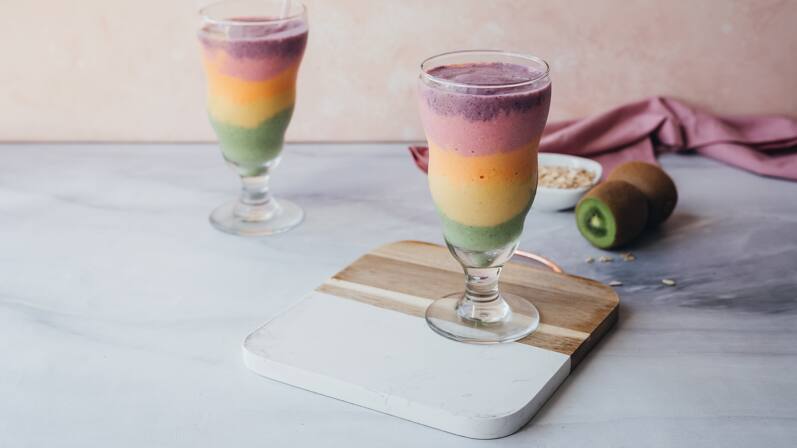 Oats And Fruits Rainbow Smoothie